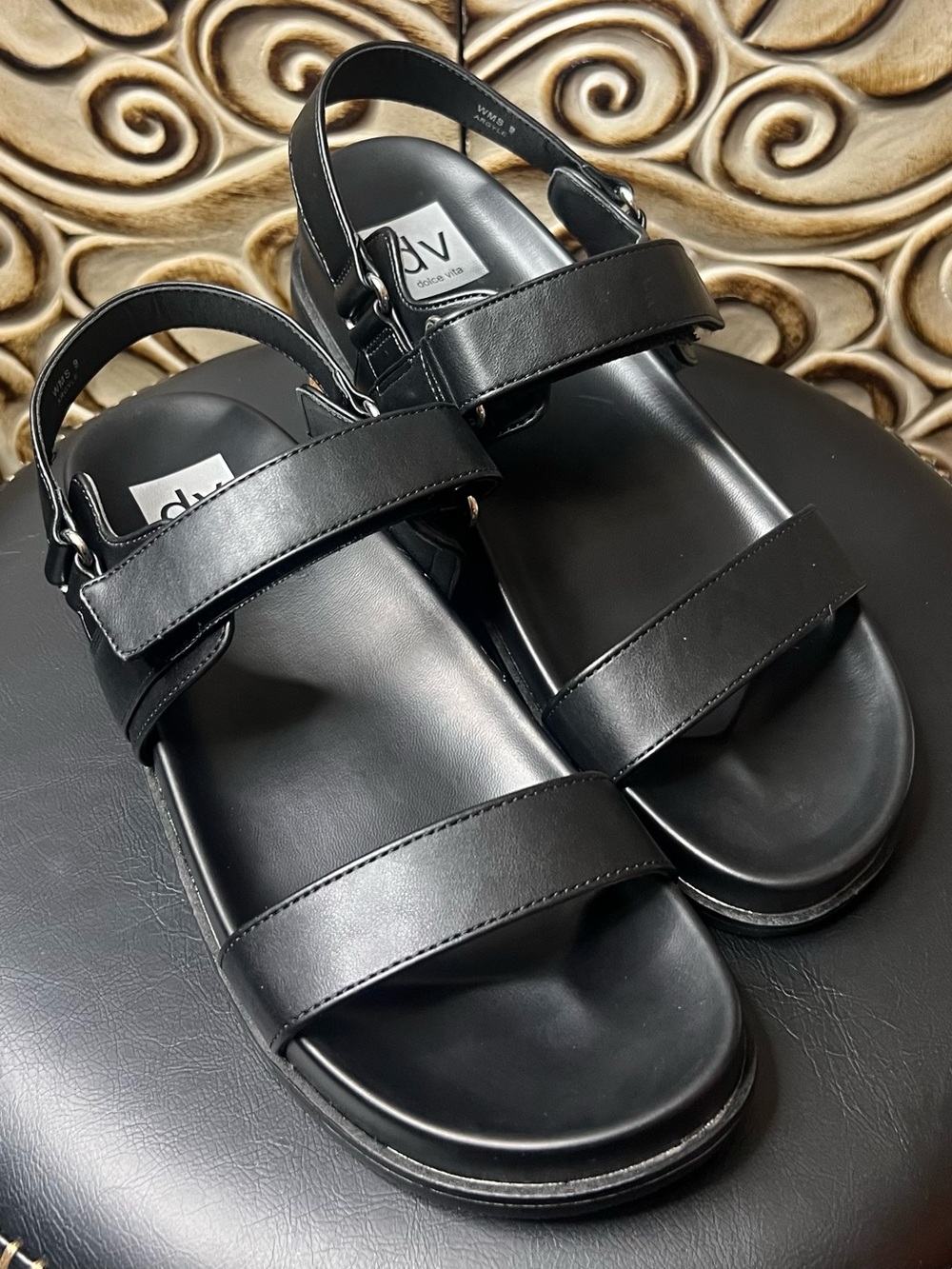 NIB DV by Dolce Vita Argyle Black Velcro Low Platform Sandals Women’s Size 9